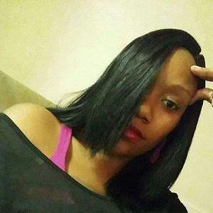 Meet your Posher, Mona